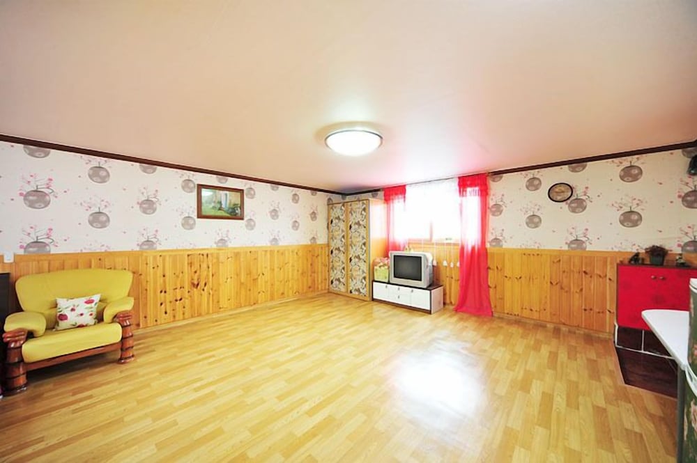 Star Song Pension