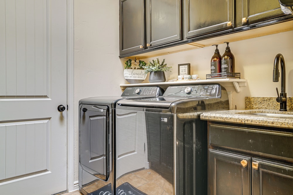 Family-friendly El Paso Home: Hike, Shop & Explore