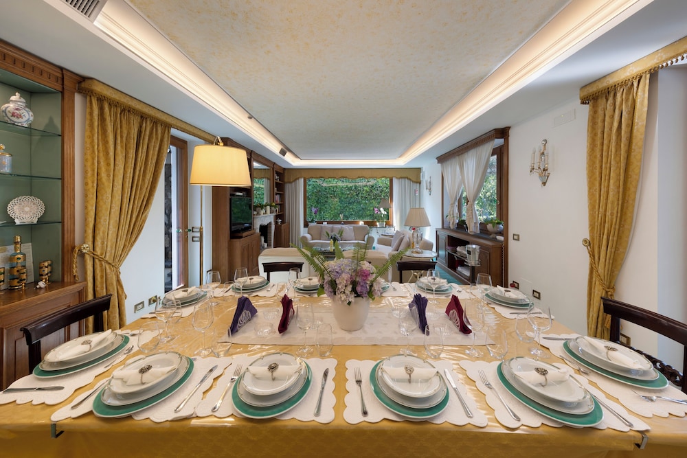 Villa In Sorrento Center | Gardens & Outdoor Space