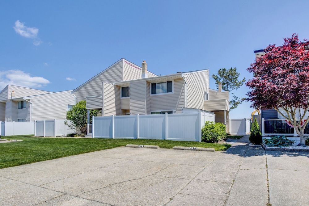 Walk to Brigantine Beach: Condo w/ Furnished Patio