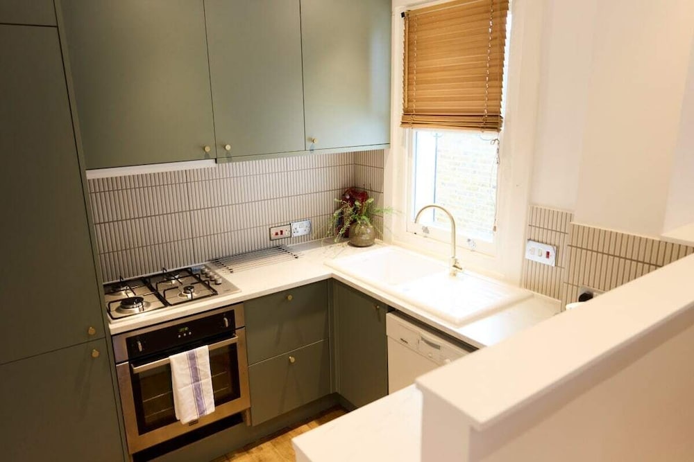 The Kensal Green Hideout - Classy 2bdr Apartment