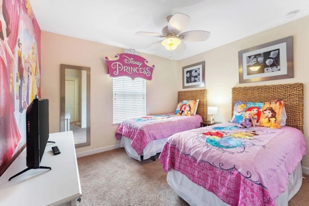 Sugar Palm Place 6 Bedroom Home