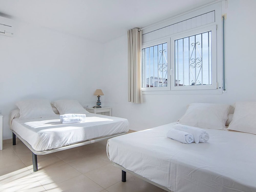 Beach In Cambrils Villa With Private Pool
