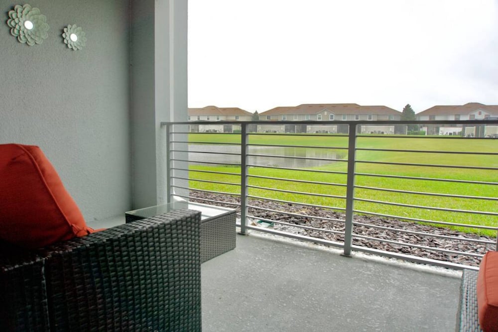 104 Modern Condo Storey Lake Disney