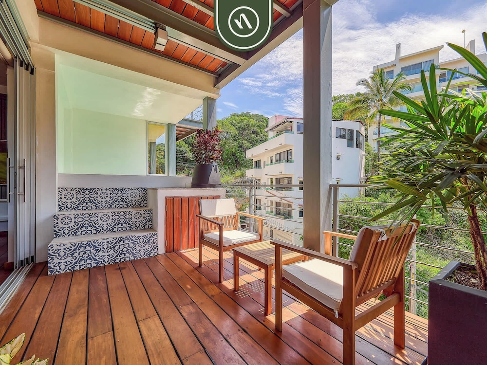 Ecofriendly 2BR Condo - Private Jacuzzi - Rooftop