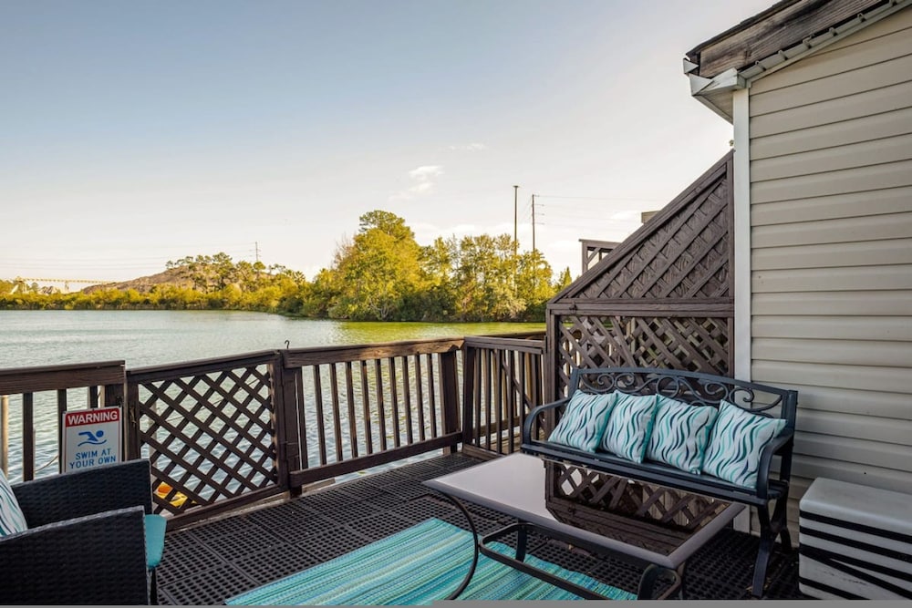 Luxury Charleston Waterfront Getaway