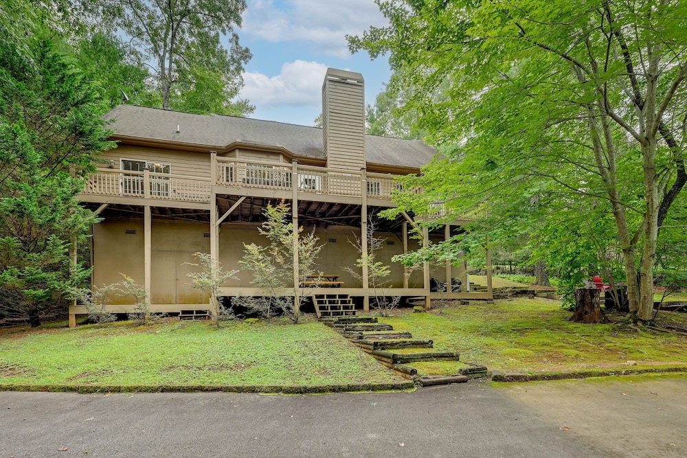 Peaceful Franklin Mountain Retreat w/ Deck view 5