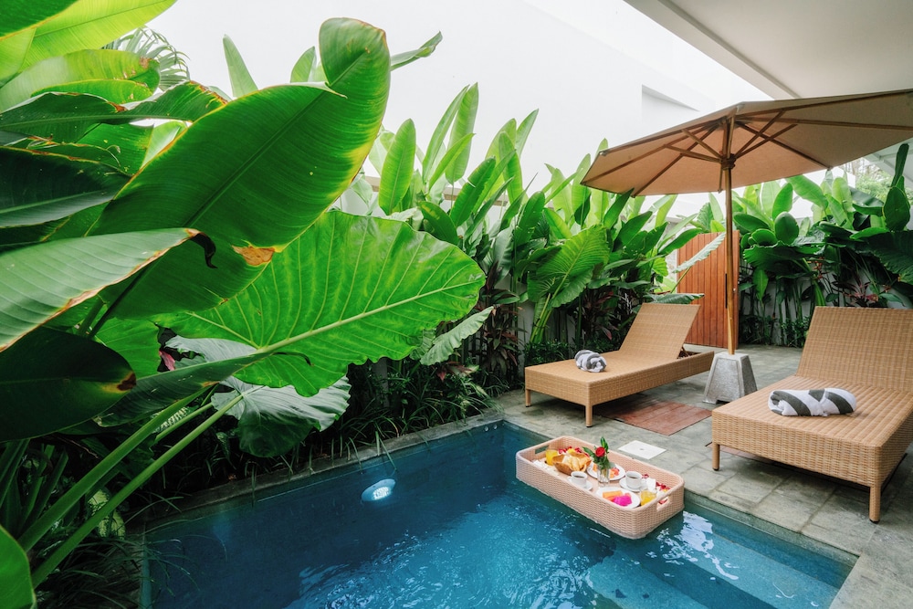 The Reef Villas