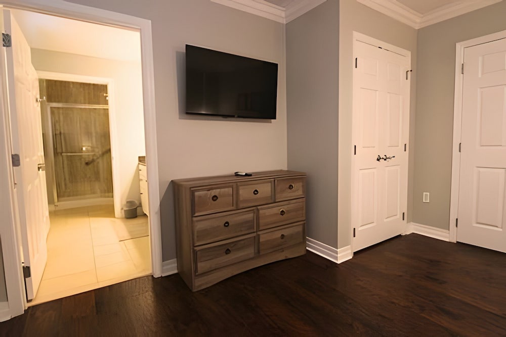 Modern 3BD Retreat 10 Guests Near Disney