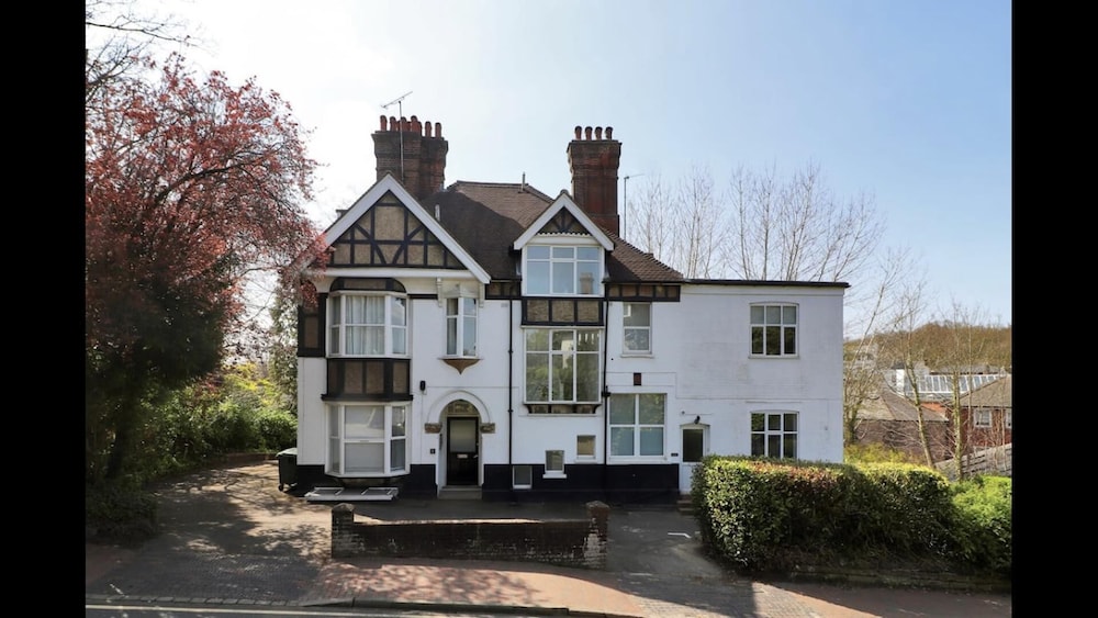 Royal Tunbridge Wells Vacations - Stunning 2-bed Apartment in Tunbridge Wells - Property Image 2