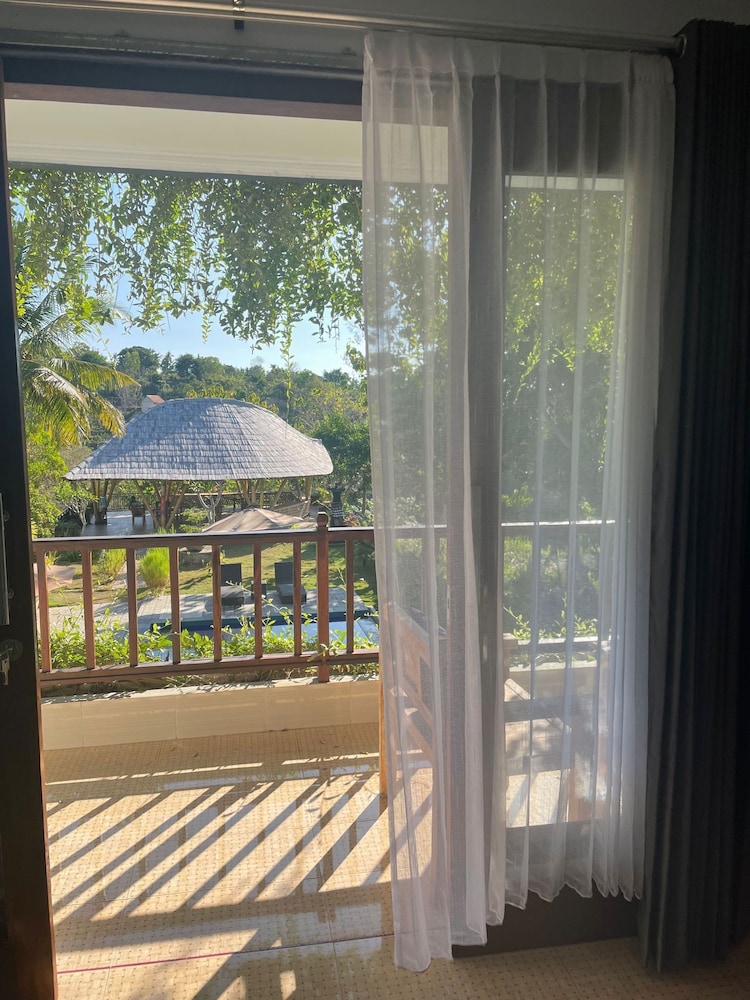 Tinggian Hill Retreat view 5
