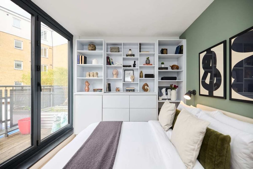 The Kensal Green Wonder - Bright 2bdr Flat With Balcony