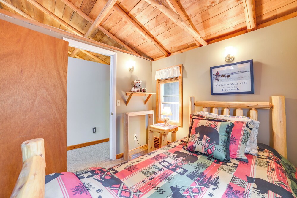 Steps to Lakefront: Dog-friendly Cabin in Levering