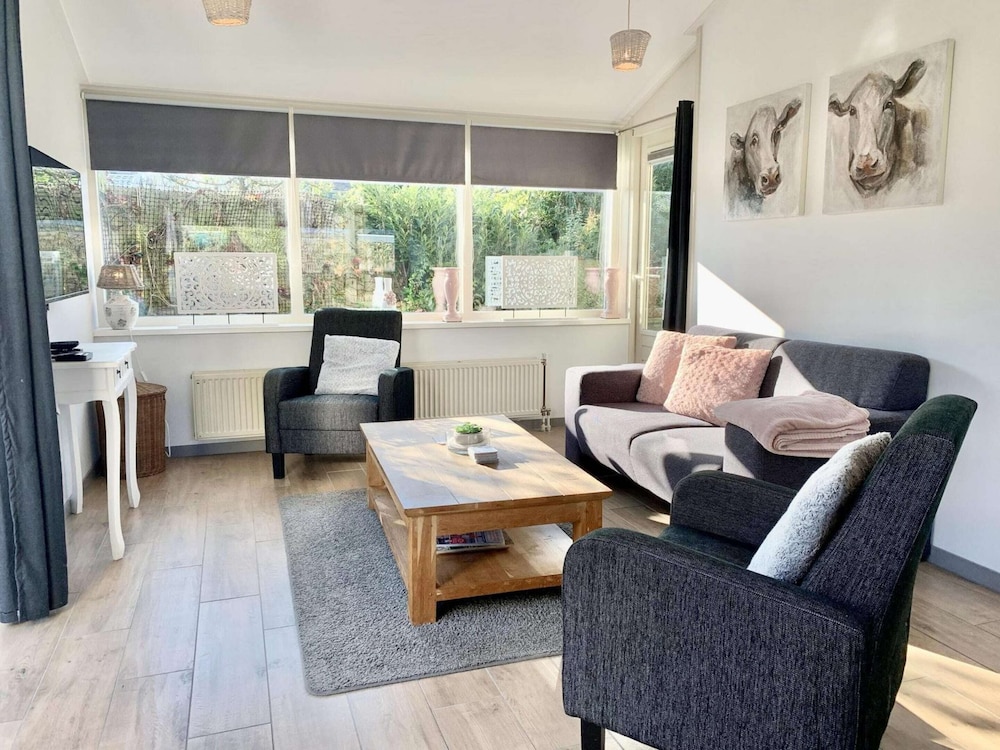 Renovated Bungalow With Garden