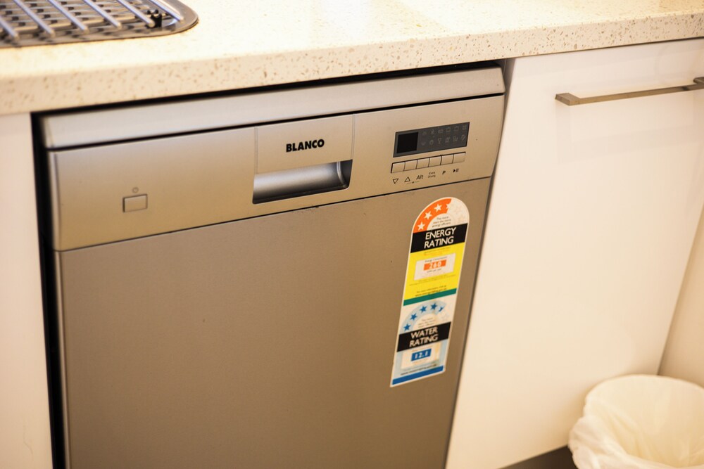 StayAU 3BR Deluxe Family Loft Point Cook