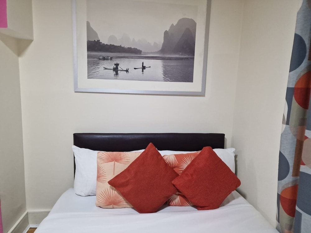 Deluxe 1-bed Apartment in Greenford