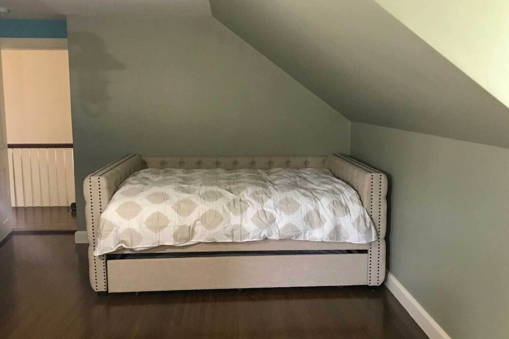 Spacious Estate w/ Courtyard: 2 Miles to Downtown!