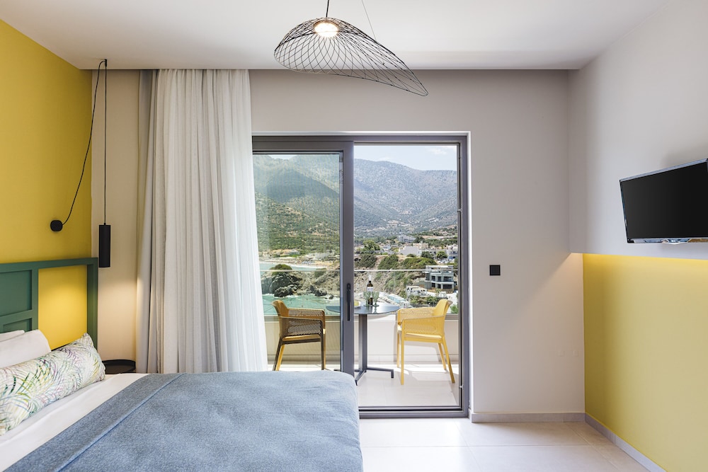 Mira Mare Luxury Residence view 3
