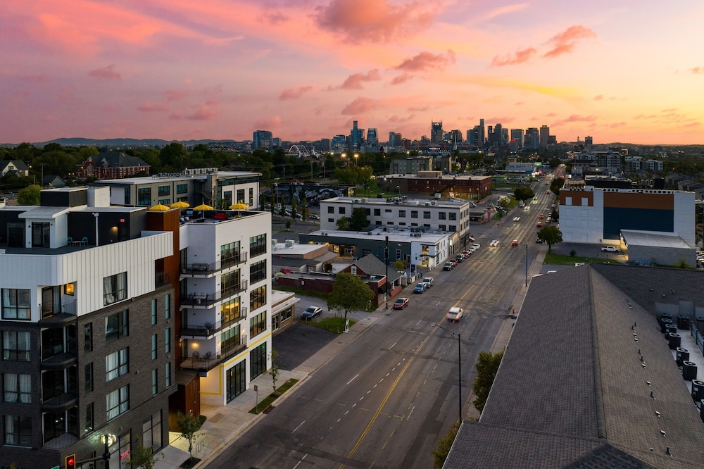The Carter 301 by Avantstay 4BR Balcony