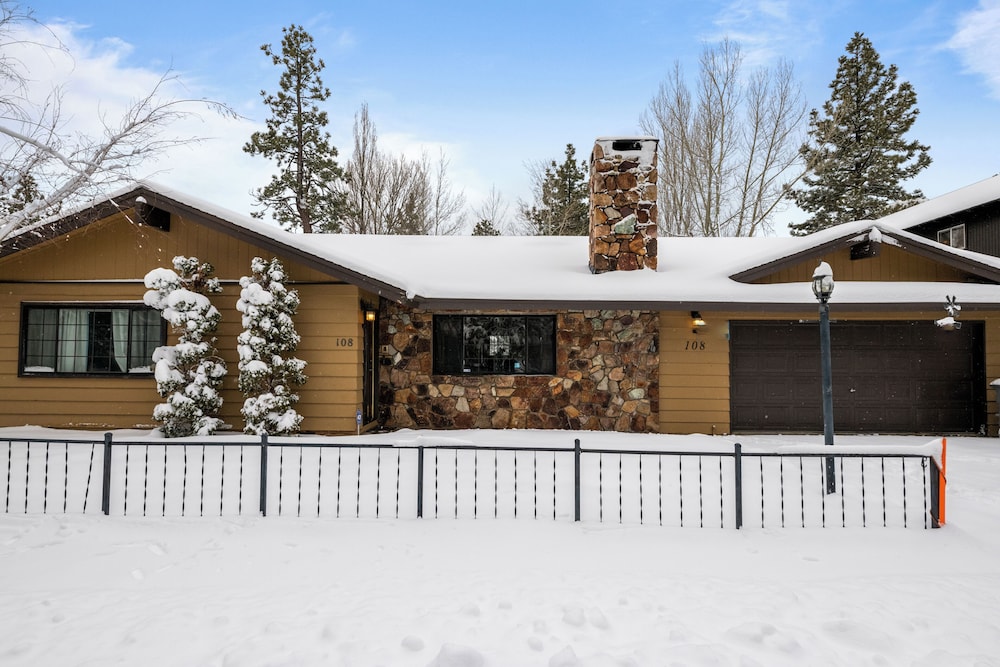 Wanderlust Lodge