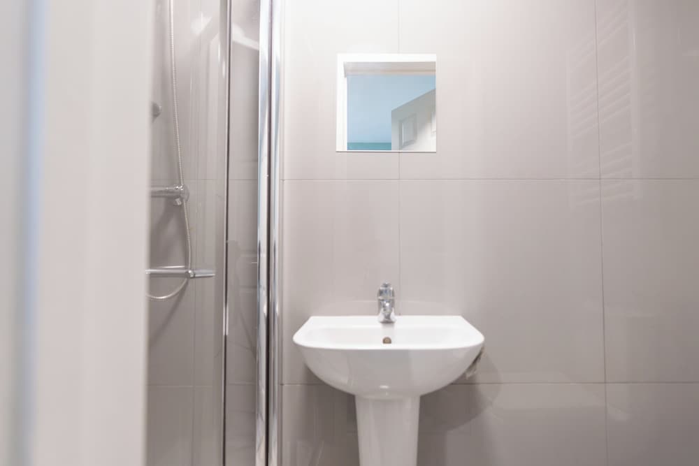 D'luxe 5-bed House - Sleeps 12 & Private Parking