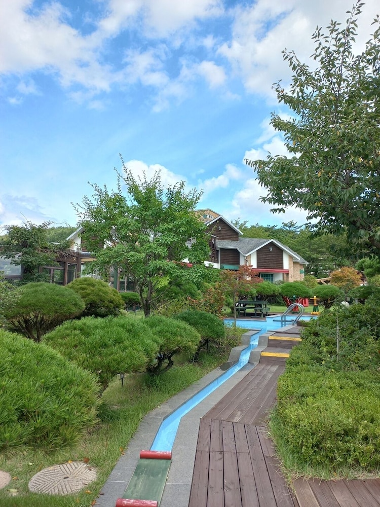 Gyeongju Orsay Pension