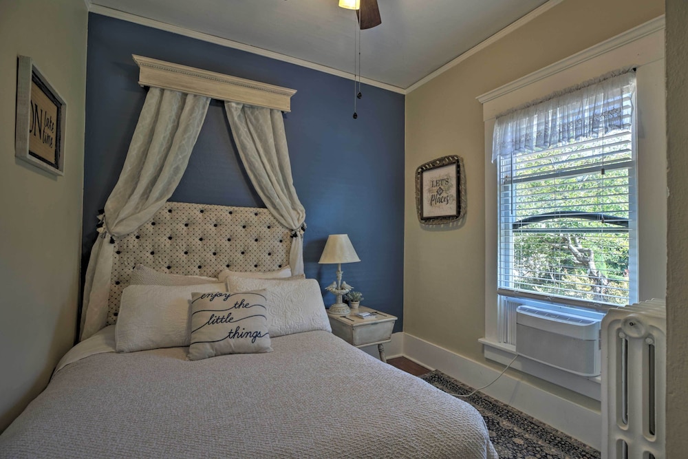 Luxe Lake Geneva Retreat in Downtown! view 3