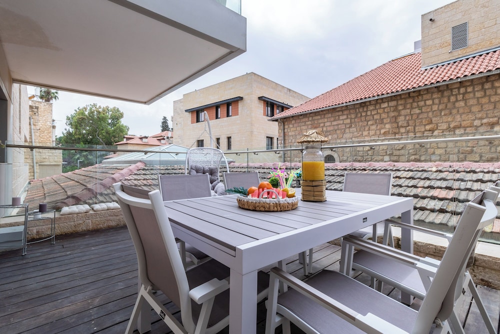 King David Court - Isrentals