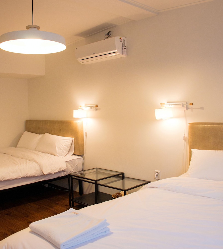 Hi Jun Guesthouse