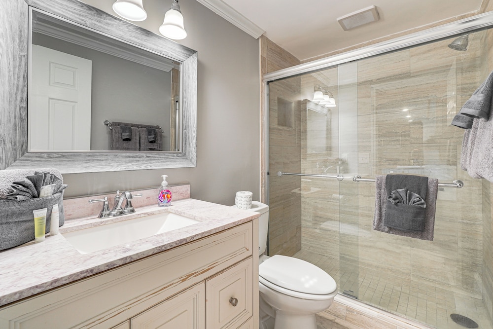 Hike, Swim & Explore: Mtn-view Condo in Gatlinburg