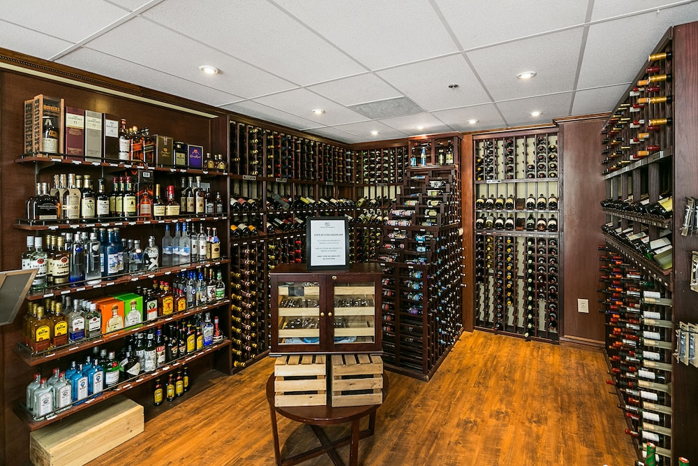 White Pines Studio at Westgate