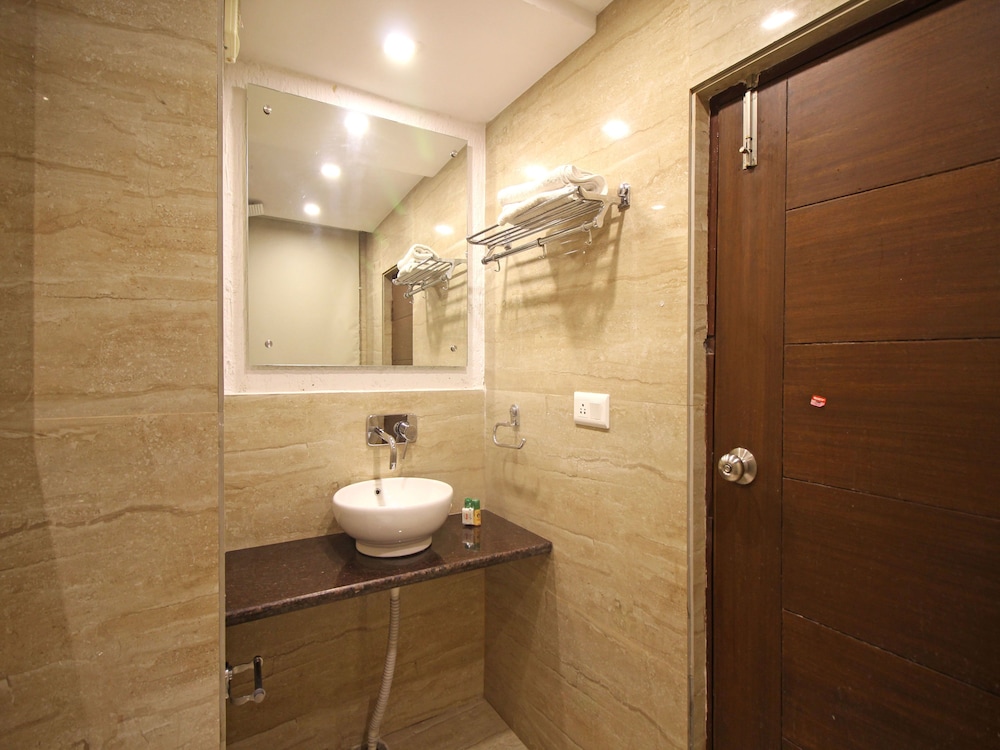 OYO 6119 Hotel Royal Classic