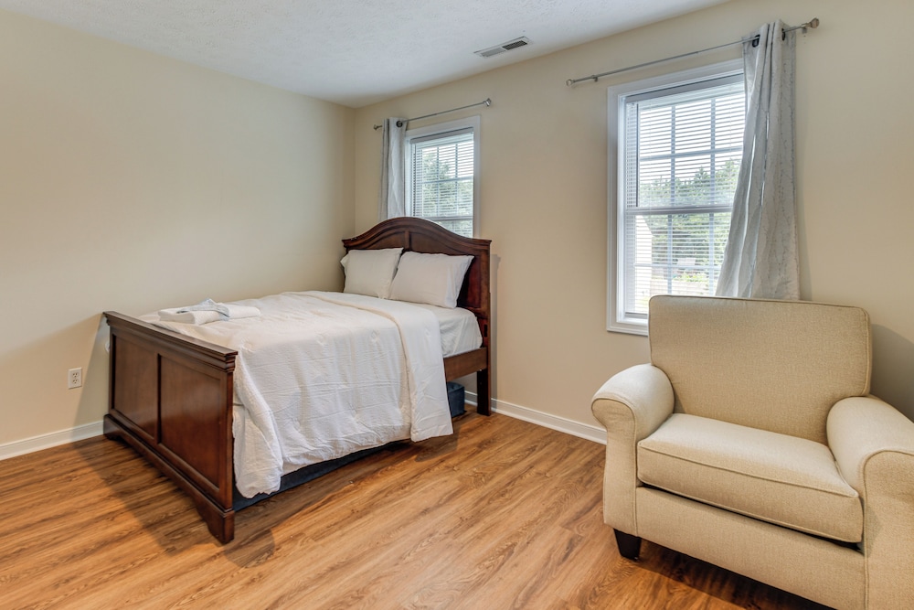 Classic Colonial Home w/ Private Yard in Richmond!