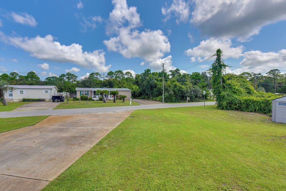 PCB Family Home w/ Sunroom, 1 Mi to Shore!