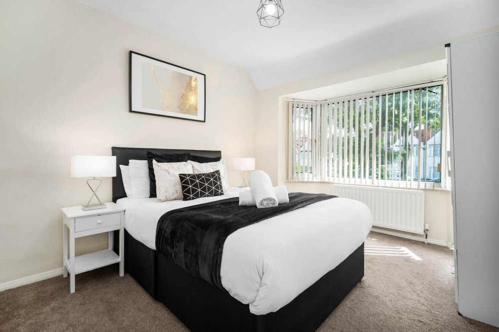 Luxury House Near Solihull view 2