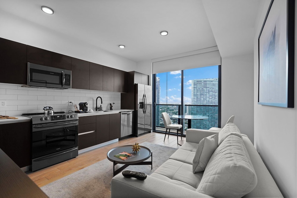 Beautiful Studio Near Bayfront Park
