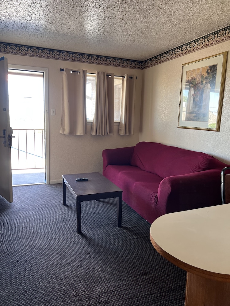 Hallmark Inn and Suites view 5