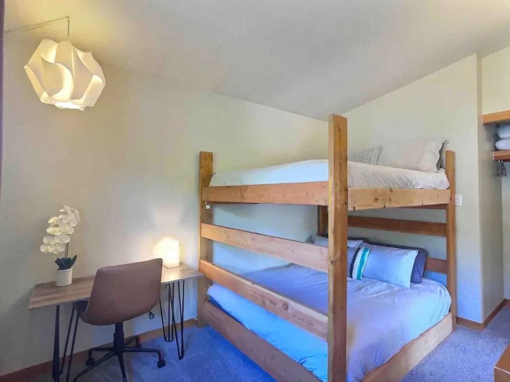 Summit County Vacations - Mountain View Home Near Breck Vail 4 Seasons Room Rooftop Deck Hot Tub - Property Image 21