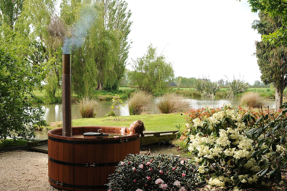 Revive On Oakview Boutique Accommodation and Spa