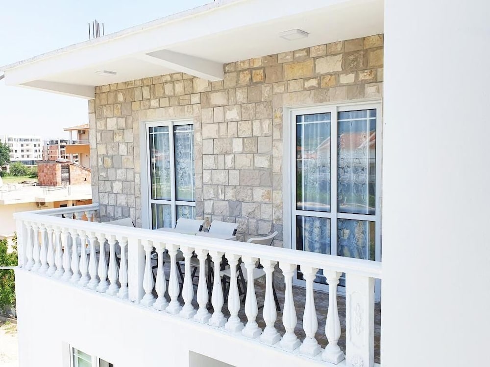 Apartments Cota