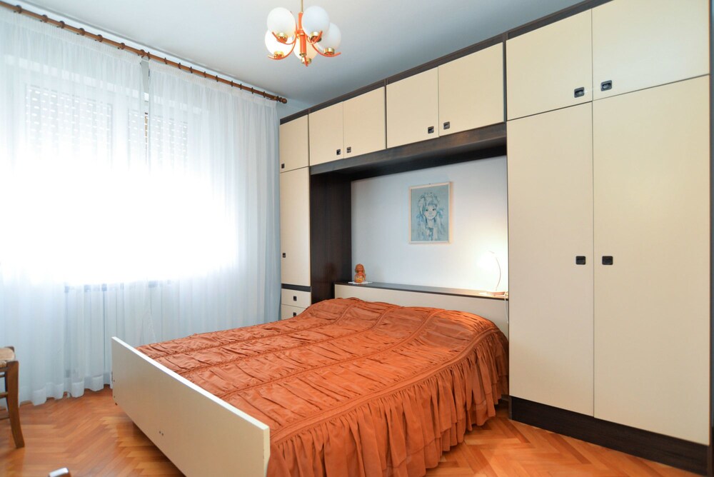 Apartment 1552 view 3