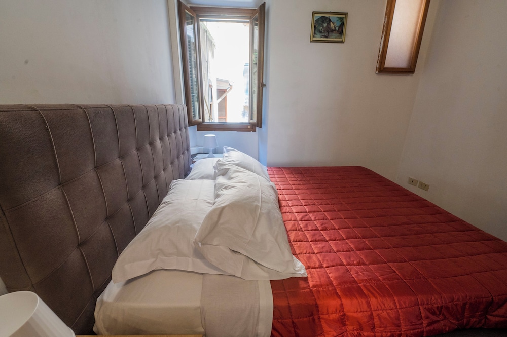 Campo De' Fiori Apartments