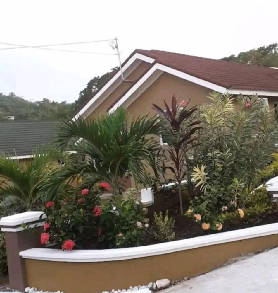 Royal Palm Luxury Villas view 2