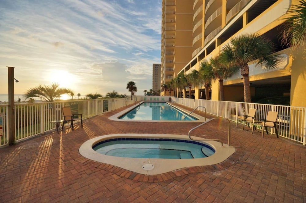 Twin Palms Resort by Panhandle Getaways