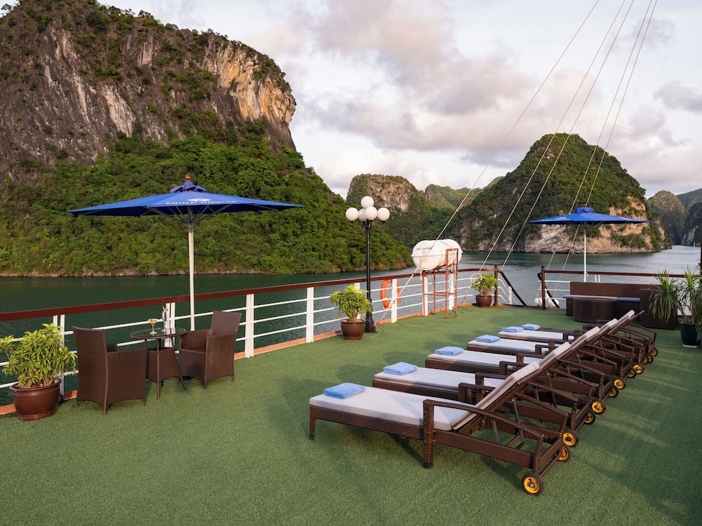 Rosa Boutique Cruise