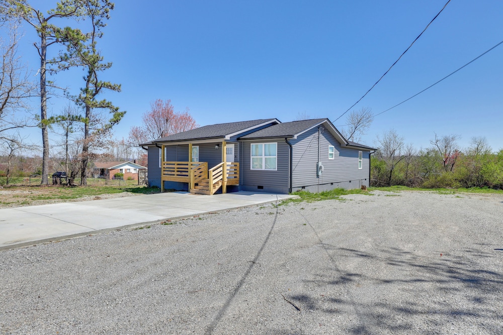 5 Mi to Cambridge Square: Ooltewah Getaway!