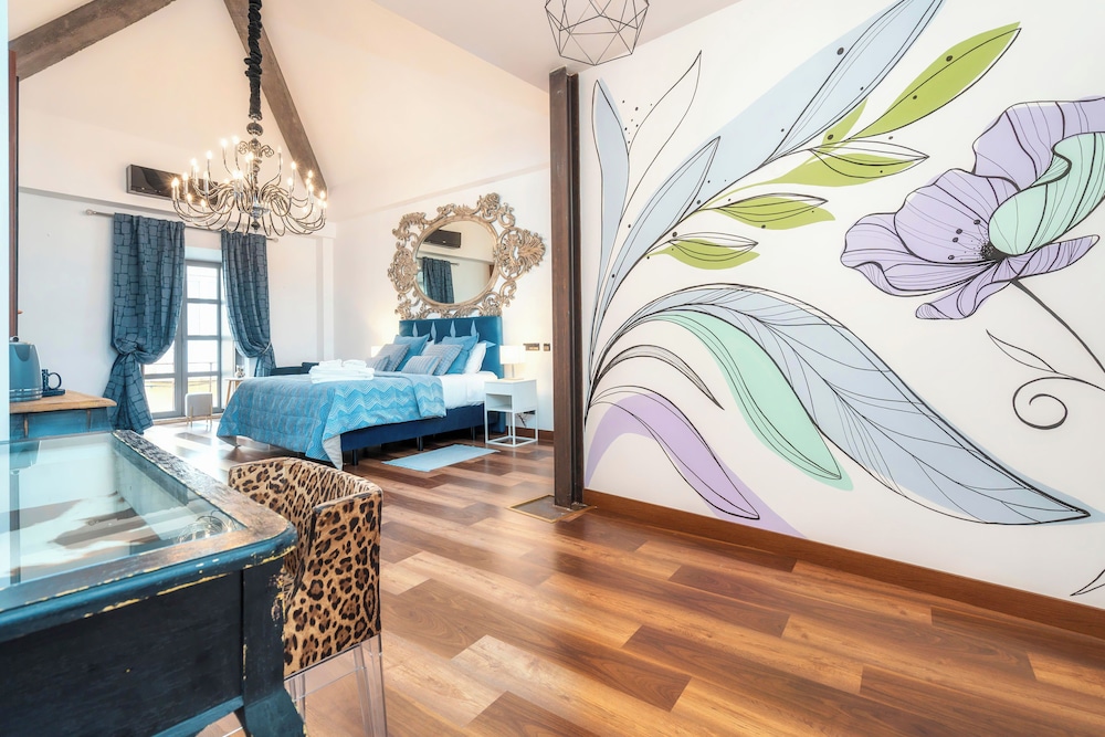 Oakmoon House