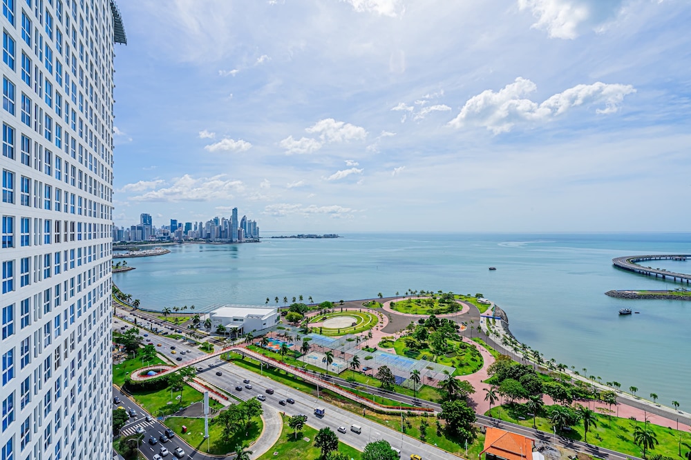 w Dreamy 1BR w Stunning Cinta Costera Views