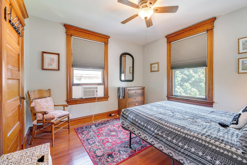 2 Mi to Steamtown Nhs: Family Home w/ Backyard!