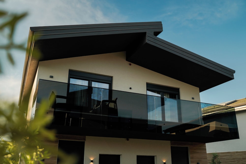 Lej & Laj Residence